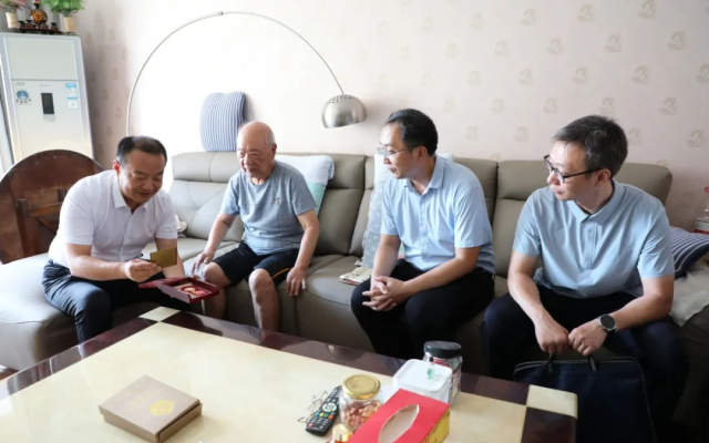 【檢察快報】月圓中秋 情滿檢心——三門峽市人民檢察院黨組書記唐懋鎣走訪慰問部分老幹部